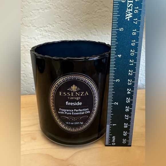 🕯️ Essenza Vintage Fireside Candle 🕯️ - Picture 3 of 3